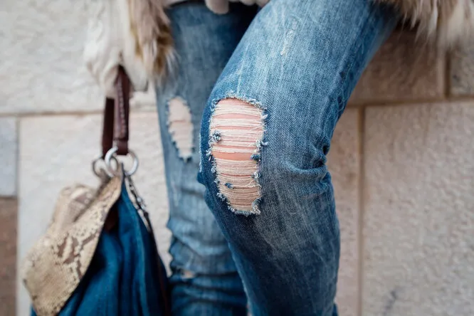 Заплатки не нужны: как сделать женские рваные джинсы. Как сделать рваные джинсы? 45
