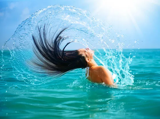 Уход за волосами на море. Как защитить волосы на море. 15