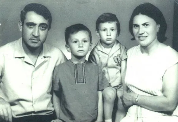 У Константина Меладзе есть «особенный» сын. Как выглядит 16-летний Валерий и через что прошла его мать. Сколько детей у константина меладзе. 45