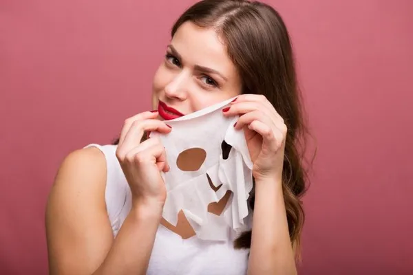 8 идей для тканевых масок в домашнем уходе. Как сделать маску из энергетика. 14